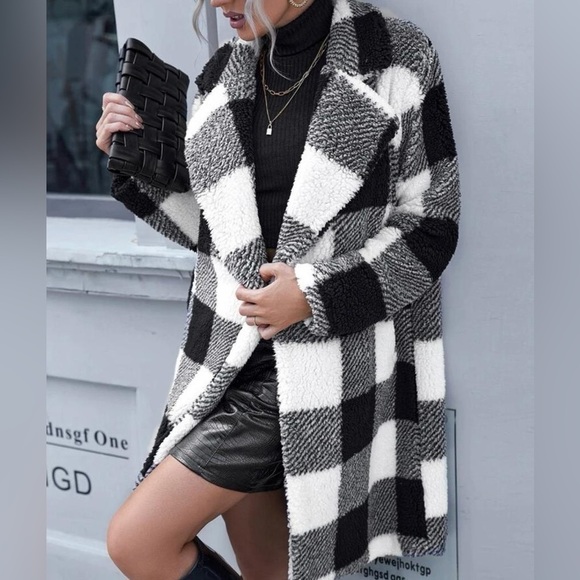 Warm and versatile Teddy Coat - Picture 2 of 7